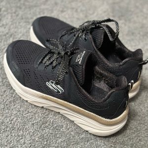 Sketchers D’lux walker